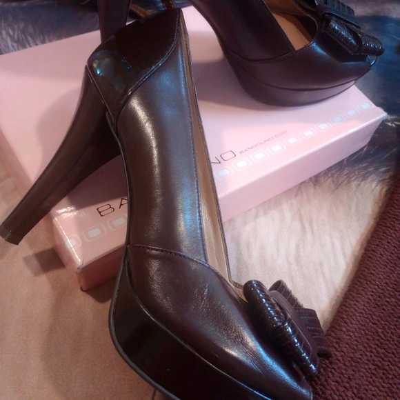 NWOT Chocolate brown shoes - Picture 4 of 10